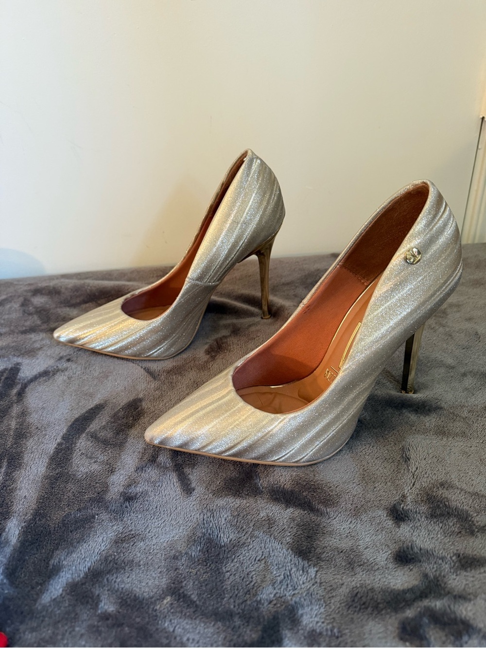 Vizzano Silver Metallic Pointed Stiletto Pumps - Picture 10 of 13